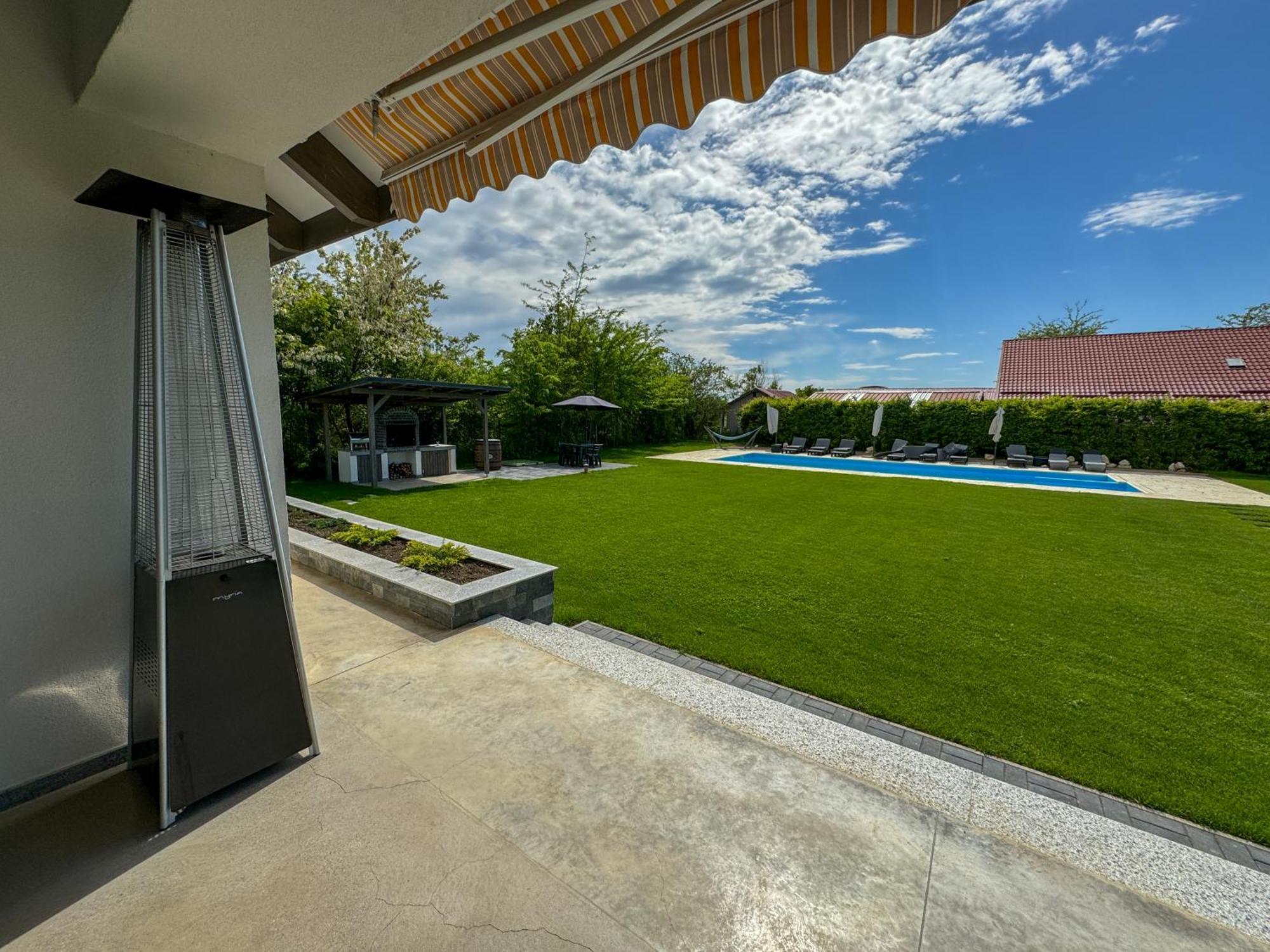 Lahuzur - Casa De Vacanta - Therme Balotesti & Aeroport Otopeni Saftica Exterior photo